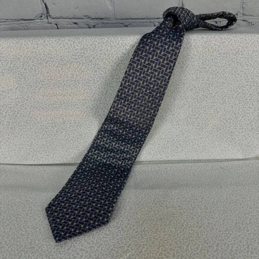 Geoffrey Beene 100% Silk Blue Geometric Boxed Dotted‎ 3 3/4 inch Neck Tie